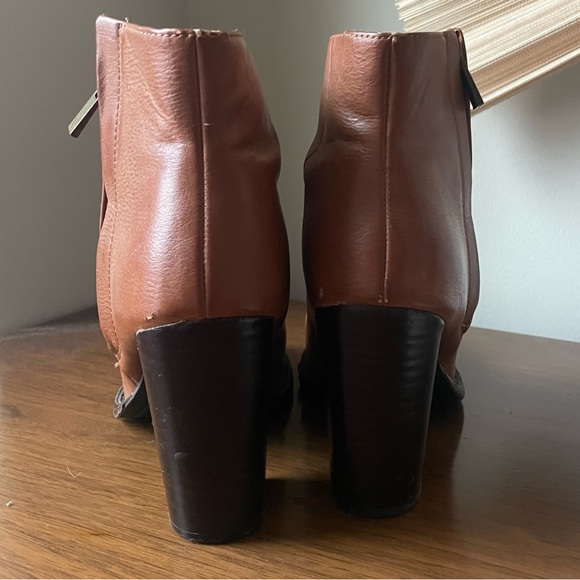 Women’s Brown Leather Heeled Boots - Picture 11 of 12